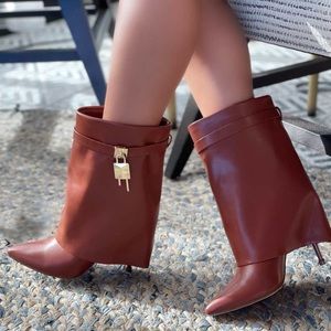 🔥New🔥 Britney Pull On Boots. Cognac